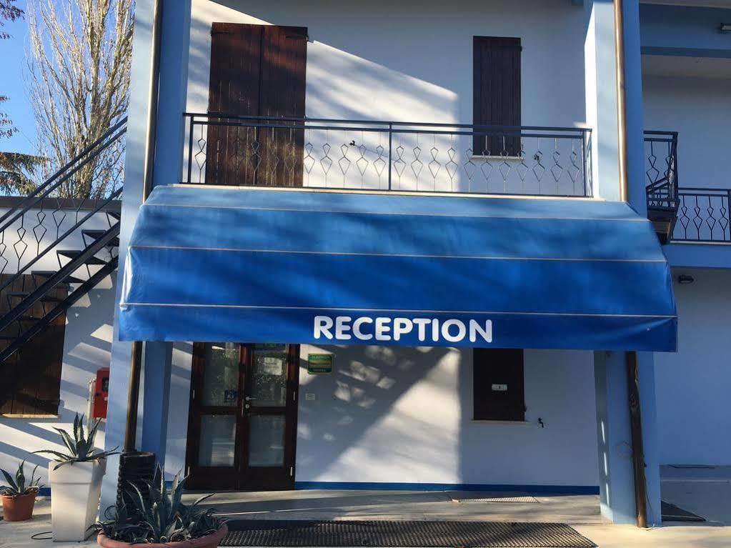 Blue Hotel ซุสซารา ภายนอก รูปภาพ